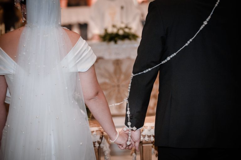 Catholic marriage: all the procedures and documents that Italian or foreign citizens must bring to the Church and to the Municipality